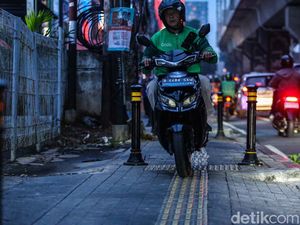 Potret Trotoar Fatmawati Jaksel Disikat Pemotor