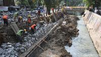 Progres Terkini Perbaikan Turap Kali di Utan Kayu Jaktim