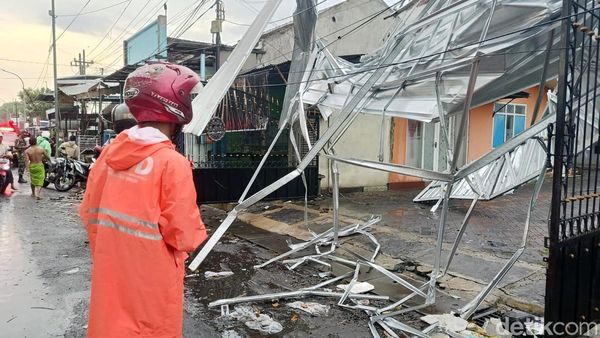 Puluhan Rumah di Lumajang Rusak Diterjang Angin Puting Beliung