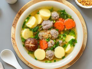 Resep Sup Tofu Bola Daging dan Sayuran, Komplet Isinya Mantap Gurihnya Resep Sup Tofu Bola Daging dan Sayuran, Komplet Isinya Mantap Gurihnya