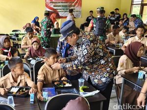 Saat Uji Coba Makan Siang Bergizi Gratis Sasar Siswa SLB di Sumedang Saat Uji Coba Makan Siang Bergizi Gratis Sasar Siswa SLB di Sumedang