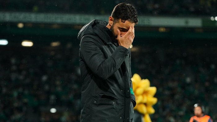 LISBON, PORTUGAL - NOVEMBER 01: Head Coach Ruben Amorim of Sporting CP before the start of the Liga Portugal Betclic match between Sporting CP and CF Estrela da Amadora at Estadio Jose Alvalade on November 1, 2024 in Lisbon, Portugal. (Photo by Gualter Fatia/Getty Images)