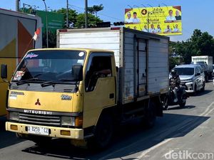 Situasi Lalin Terkini di Jalan Soekarno Hatta Usai Tiang Pancang Jatuh