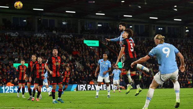 Soccer Football - Premier League - AFC Bournemouth v Manchester City - Vitality Stadium, Bournemouth, Britain - November 2, 2024 Manchester City's Josko Gvardiol scores their first goal Action Images via Reuters/Matthew Childs EDITORIAL USE ONLY. NO USE WITH UNAUTHORIZED AUDIO, VIDEO, DATA, FIXTURE LISTS, CLUB/LEAGUE LOGOS OR 'LIVE' SERVICES. ONLINE IN-MATCH USE LIMITED TO 120 IMAGES, NO VIDEO EMULATION. NO USE IN BETTING, GAMES OR SINGLE CLUB/LEAGUE/PLAYER PUBLICATIONS. PLEASE CONTACT YOUR ACCOUNT REPRESENTATIVE FOR FURTHER DETAILS..