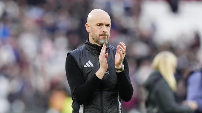 Manchester United manager Erik ten Hag applauds the fans after the Premier League match at the London Stadium. Picture date: Sunday October 27, 2024. (Photo by Nick Potts/PA Images via Getty Images)