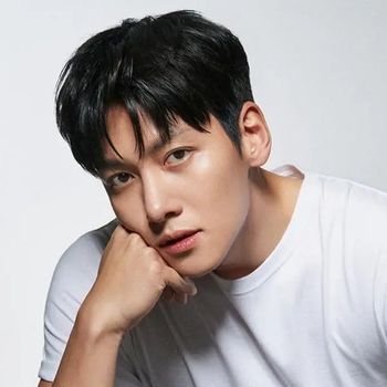 Ji Chang Wook akan berperan sebagai shaman sekaligus direktur museum di Human X Gumiho.
