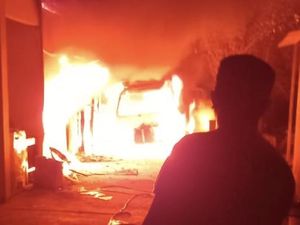 Bengkel Karoseri Ambulans di Sukoharjo Terbakar, Satu Mobil Ludes