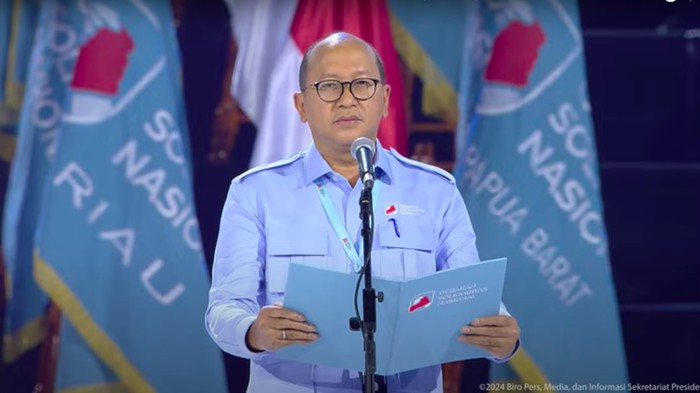 Ketua Umum Gerakan Solidaritas Nasional (GSN) Rosan Roeslani mengatakan wacana pesan-pesan yang dibawa Presiden Prabowo Subianto ketika kegiatan deklarasi GSN. (YouTube Setpres) Ketua Umum Gerakan Solidaritas Nasional (GSN) Rosan Roeslani mengatakan wacana pesan-pesan yang dibawa Presiden Prabowo Subianto ketika kegiatan deklarasi GSN. (YouTube Setpres)