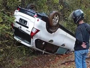 Minibus Vs Pikap di Sorowako Luwu Timur, 3 Orang Luka-luka Minibus Vs Pikap di Sorowako Luwu Timur, 3 Orang Luka-luka