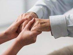 Perintah Berbakti kepada Orang Tua dan Larangan Durhaka kepada Mereka