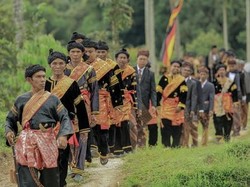 Pakaian Adat Penghulu Minangkabau: Komponen dan Makna Filosofis