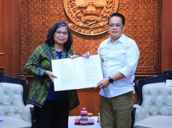 Pj Wali Kota Kediri Zanariah Terima SK Perpanjangan Masa Jabatan