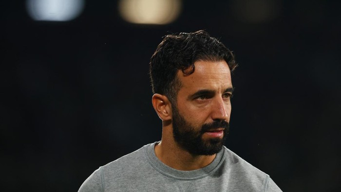 Soccer Football - Primeira Liga - Sporting CP v Estrela - Estadio Jose Alvalade, Lisbon, Portugal - November 1, 2024 Sporting CP coach Ruben Amorim is seen before the match REUTERS/Pedro Nunes