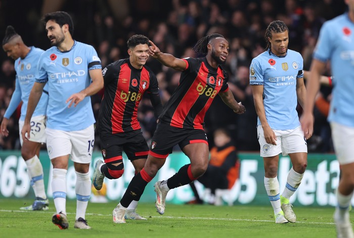 BOURNEMOUTH, ENGLAND - NOVEMBER 02:  Antoine Semenyo of AFC Bournemouth celebrates after scoring a goal to make it 1-0  during the Premier League match between AFC Bournemouth and Manchester City FC at Vitality Stadium on November 02, 2024 in Bournemouth, England. (Photo by Catherine Ivill - AMA/Getty Images)