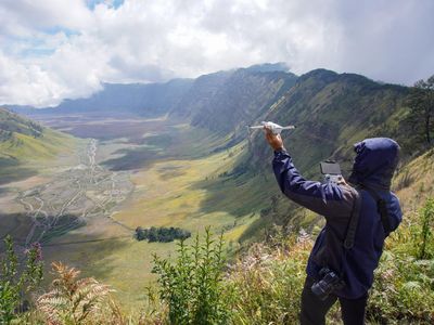 Biaya Pre-Wedding hingga Penggunaan Drone di Bromo Naik!