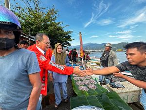 Pedagang Curhat ke Danny soal Infrastruktur TPI Palopo Rusak Parah