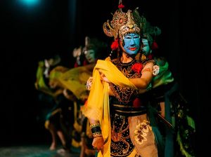 Gemulai Tari Topeng Klana Rangga Puspita