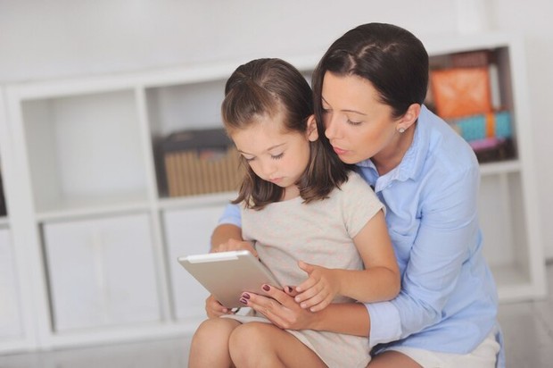 Ilustrasi/Foto: Freepik.com/Racool_studio cara membangun etika pada anak