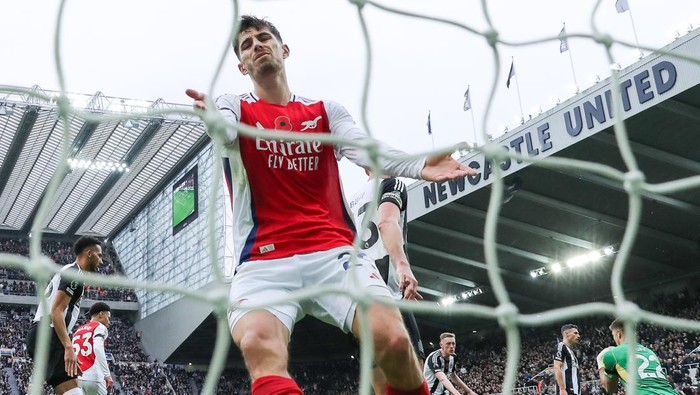 NEWCASTLE UPON TYNE, ENGLAND - NOVEMBER 02: Kai Havertz of Arsenal reacts after a missed chance during the Premier League match between Newcastle United FC and Arsenal FC at St James Park on November 02, 2024 in Newcastle upon Tyne, England. (Photo by James Gill - Danehouse/Getty Images)