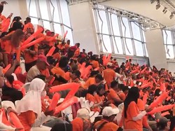 Video: Pramono-Rano Tiba di Kampanye Akbar Diiringi Marching Band