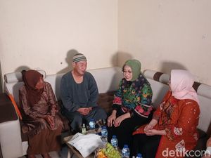 Kemensos Beri Bantuan Putra Pahlawan Nasional Hasan Basry di Kota Pasuruan Kemensos Beri Bantuan Putra Pahlawan Nasional Hasan Basry di Kota Pasuruan