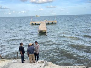 Jembatan Dilewati Rombongan Legislator Aru Maluku Ambruk, 44 Orang Luka