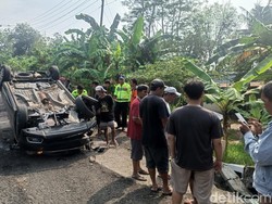 Tertabrak Mobil, Pejalan Kaki di Banyumas Terpental Masuk Sungai hingga Tewas