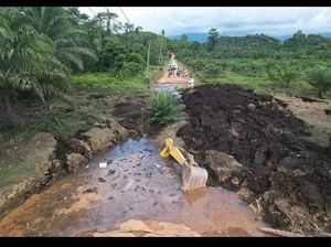 4 Desa Terisolir Imbas Likuifaksi di Mamuju Tengah 4 Desa Terisolir Imbas Likuifaksi di Mamuju Tengah