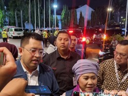 Tiba di Lokasi Debat Pilgub Jatim: Luluk Pakai Setelan Ungu, Lukman Biru