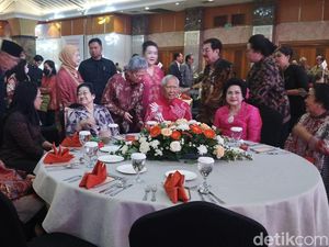 Video: Megawati hingga Pramono-Rano Hadiri Peluncuran Buku Guntur