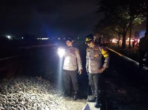 KA Barang Tertemper Sopir Bus di Lamongan, Daop 8: Jalur Rel Harus Steril KA Barang Tertemper Sopir Bus di Lamongan, Daop 8: Jalur Rel Harus Steril