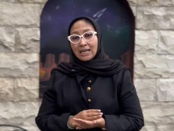 Ning Eva Ponpes Al Falah Kediri Ajak Warga Jatim Pilih Risma-Gus Hans