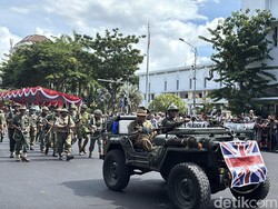 Parade Surabaya Juang Tampilkan Teatrikal Pertempuran Dipadu Musik-Puisi