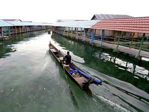Potret Pemukiman Suku Bajau di Kabupaten Pohuwato Potret Pemukiman Suku Bajau di Kabupaten Pohuwato
