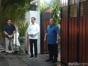 Kala Perjumpaan Jokowi-Prabowo di Solo Disebut Momen Dua Bestie Kala Perjumpaan Jokowi-Prabowo di Solo Disebut Momen Dua Bestie