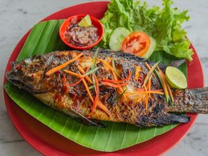 Resep Ikan Bakar Bumbu Bali, Pedas Gurihnya Bikin Nambah Nasi Resep Ikan Bakar Bumbu Bali, Pedas Gurihnya Bikin Nambah Nasi