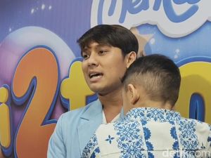 Rizky Billar Arahkan Baby L Buat Dengerin Lagu Anak Rizky Billar Arahkan Baby L Buat Dengerin Lagu Anak