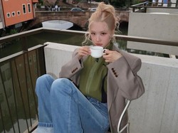 Video: Recreate Gaya Rose BLACKPINK dengan Skirt Over Pants