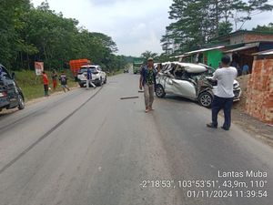 Pemobil Tewas Tabrakan di Muba, Mobilnya Milik Driver Taksi Online yang Dicuri Pemobil Tewas Tabrakan di Muba, Mobilnya Milik Driver Taksi Online yang Dicuri
