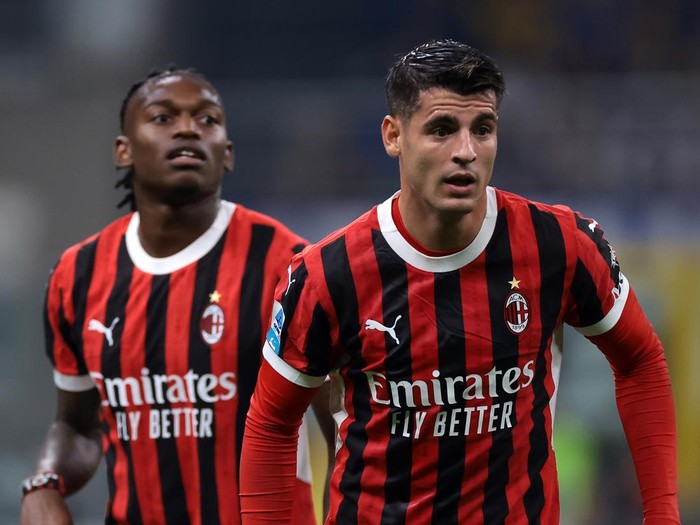 MILAN, ITALY - SEPTEMBER 22: Alvaro Morata and Rafael Leao of AC Milan during the Serie A match between FC Internazionale and AC Milan at Stadio Giuseppe Meazza on September 22, 2024 in Milan, Italy. (Photo by Jonathan Moscrop/Getty Images)
