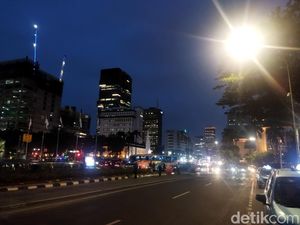 Aksi Reuni 411 Selesai, Lalin Jalan Medan Merdeka Barat Kembali Normal Aksi Reuni 411 Selesai, Lalin Jalan Medan Merdeka Barat Kembali Normal