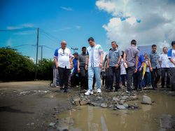 Kelakar Bobby saat Kelilingi Jalan di Nias: Kepala Agak Benjol Sedikit