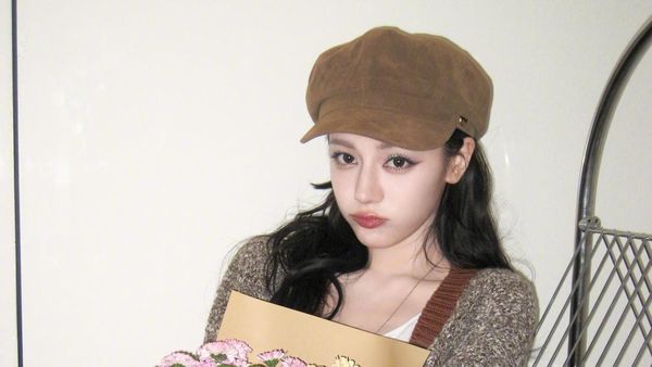 7 Foto Terbaru Dilraba Dilmurat yang Bantah Gosip Hamil dengan Lawan Main