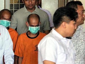 Jadi Tersangka Promosi Judi Online, Ini Penampakan Sadbor Berbaju Tahanan Jadi Tersangka Promosi Judi Online, Ini Penampakan Sadbor Berbaju Tahanan
