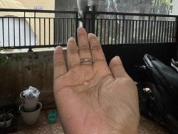 Penjelasan BMKG soal Hujan Es di Sidoarjo, Ini Penyebabnya!