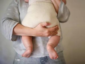 Wanita di Kendari Tega Banting Bayi 6 Bulan Anak Keponakan Wanita di Kendari Tega Banting Bayi 6 Bulan Anak Keponakan