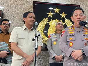 Kapolri-Menhut Siapkan MoU Penegakan Hukum Bisnis Ilegal hingga Karhutla Kapolri-Menhut Siapkan MoU Penegakan Hukum Bisnis Ilegal hingga Karhutla