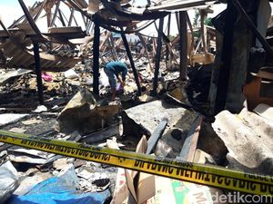 Tim Labfor Gelar Olah TKP di Pasar Karanggede Boyolali yang Terbakar Tim Labfor Gelar Olah TKP di Pasar Karanggede Boyolali yang Terbakar