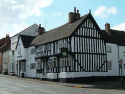 Kota Kecil di Inggris Ini Suguhkan Panorama Desa Seindah Lukisan