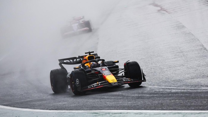 Aksi Max Verstappen di F1 GP Brasil 2024. (Foto: NurPhoto via Getty Images/NurPhoto)